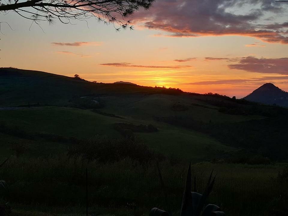 Podere San Francesco Bed & Breakfast Volterra Luaran gambar
